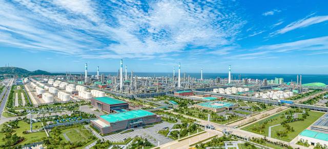 將石化瑰寶鑲嵌在東北振興厚土上&mdash;&mdash;恒力(大連長興島)產業園十年發展